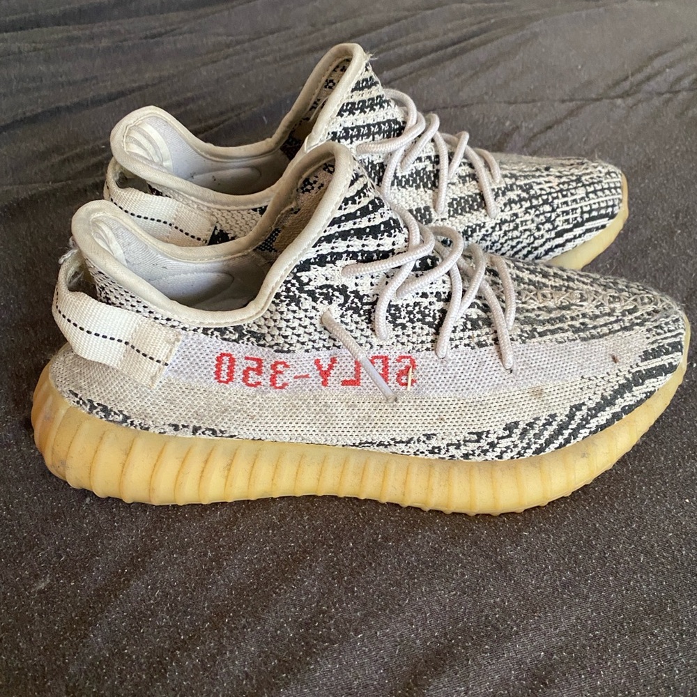 Yeezy 350V2 Zebra